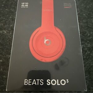 Beats by Dre Solo3 Wireless Headphones - Vibrant Red